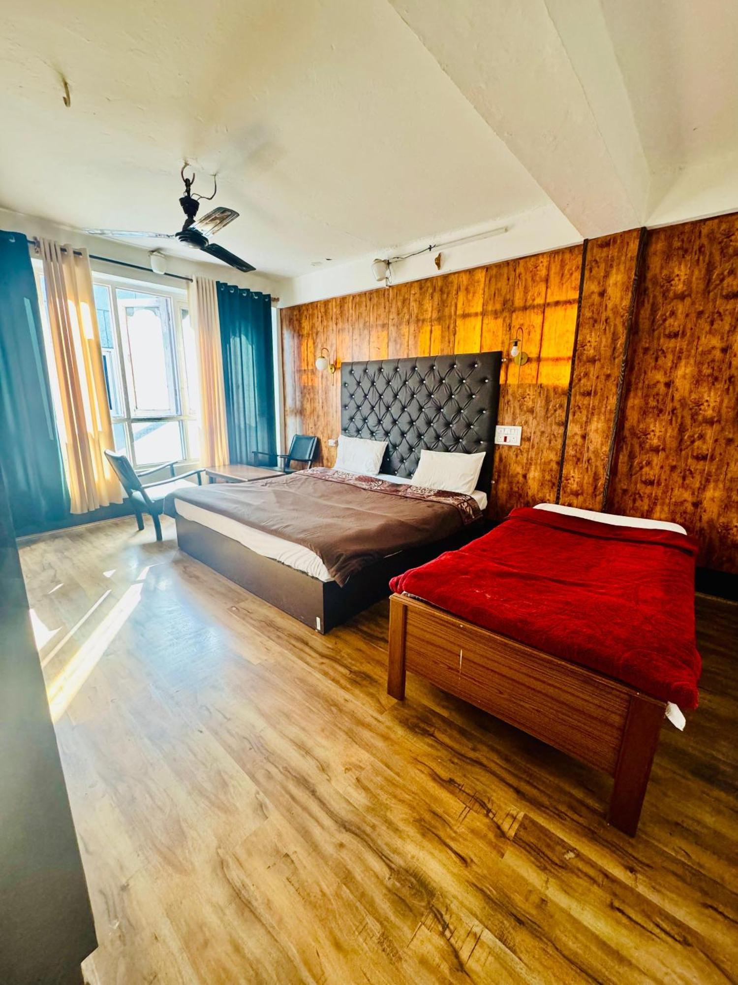 Olive Ventures, Royal Inn, Ritz Srīnagar Exterior foto